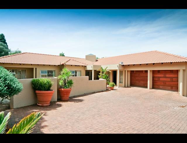 3 BEDROOM HOUSE FOR SALE IN OBSERVATORY